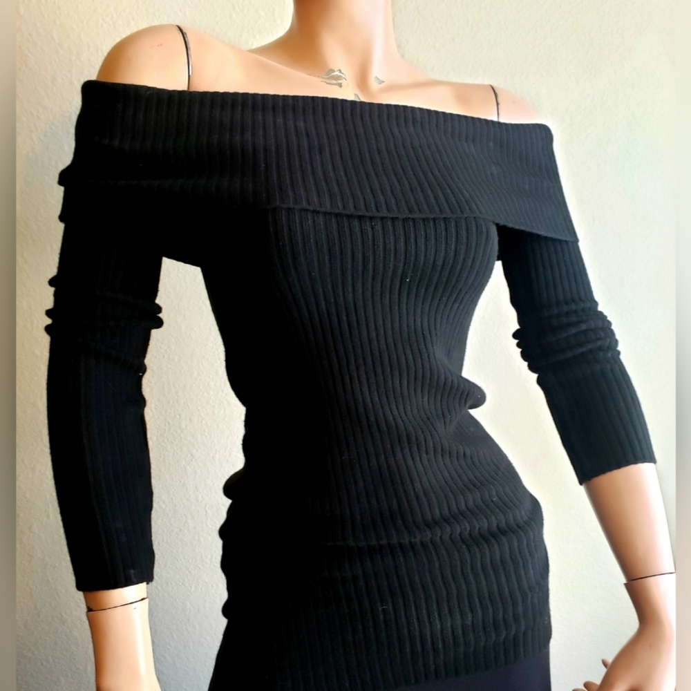 Yuri off the shoulder knit sweater, so sexy